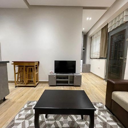 Modern 1 Bedroom City Apartment Tirana Exterior photo