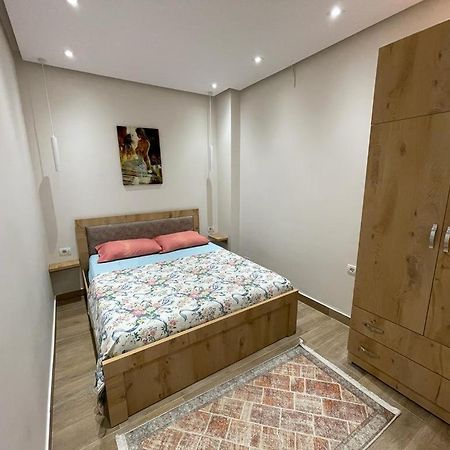Modern 1 Bedroom City Apartment Tirana Exterior photo